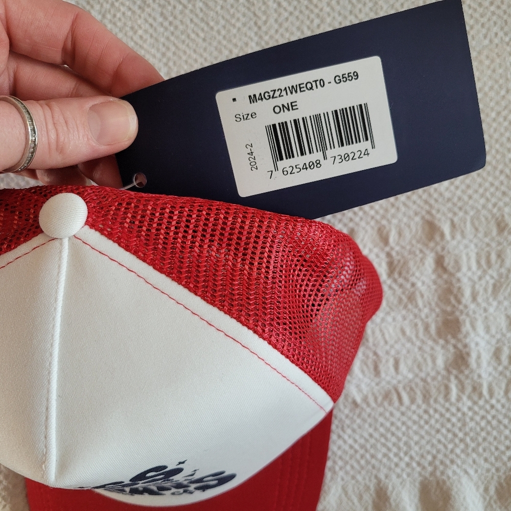 Exclusive Guess Jeans Hat - Picture 3 of 6